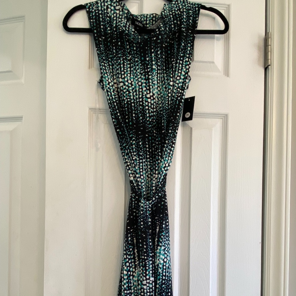 New  w/tags 3/4 length Dress sleeveless Size M.